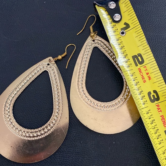 Dangling engraved Metal & design enamel pierced Earrings - Picture 4 of 5